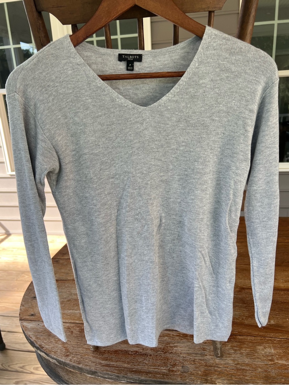 Talbots Sweater Lightweight Gray Women's Small Petite V-Neck Soft Career Work